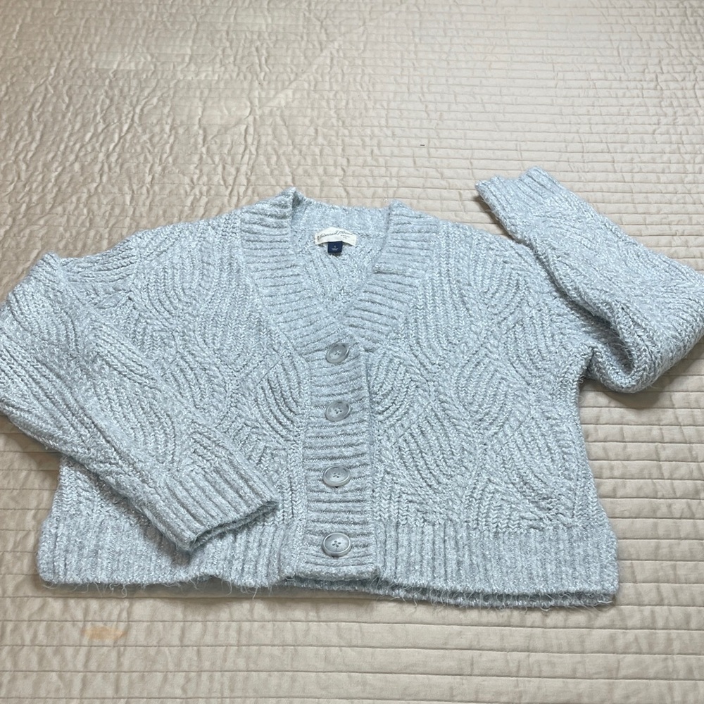 UNIVERSAL THREAD WOMEN’S SMALL Light Gray METALLIC Cable Knit Button Cardigan